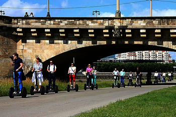Segway tour entlang des Elberadwegs in Dresden