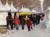 Seit 2011 gibt es auf der Hauptstraße den AUGUSTUS-Weihnachtsmarkt. Das ist der zweitgrößte Weihnachtsmarkt in Dresden