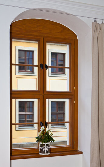 Blick aus dem Fenster des Wohnzimmers der Fewo CLARA Dresden in das Barockviertel