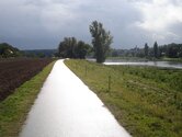 Der Elberadweg zwischen Meissen und Diesbar Seußlitz