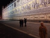 Fürstenzug - Wandfries, mit 102 m Länge und 957 qm Fläche das größte Porzellanbild der Welt