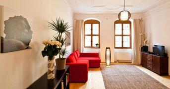 View into the cozy living room of the CLARA vacation apartment in Dresden