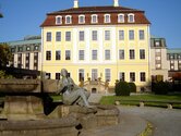 Barockes Mittelgebäude des Hotels Belevue Dresden wurde von George Bähr und Matthäus Pöppelmann gestaltet