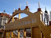 Der Strietzelmarkt - einer der ältesten Weihnachtsmaärkte Deutschlands mit mehr als 2,5 Millionen Besucher pro Jahr